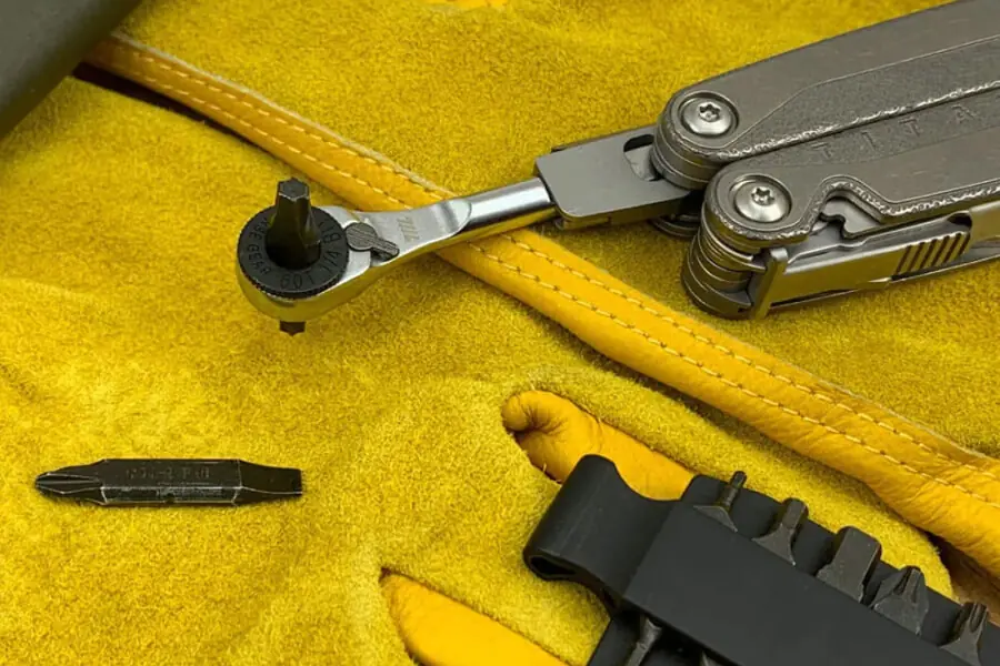 Leatherman用のコンパクトで耐久性の高いEDCラチェットレンチ